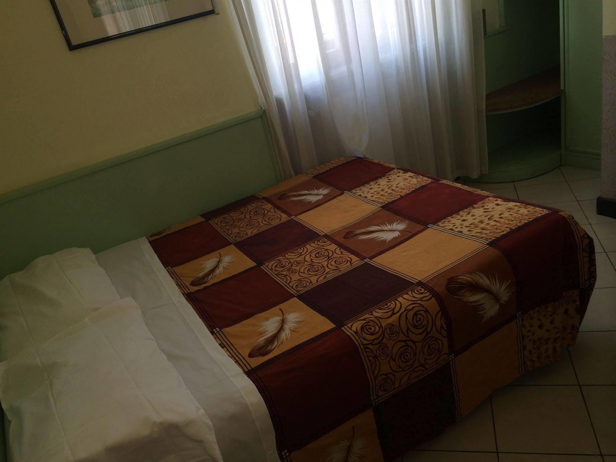 Hotel Mazzini Letojanni Buitenkant foto