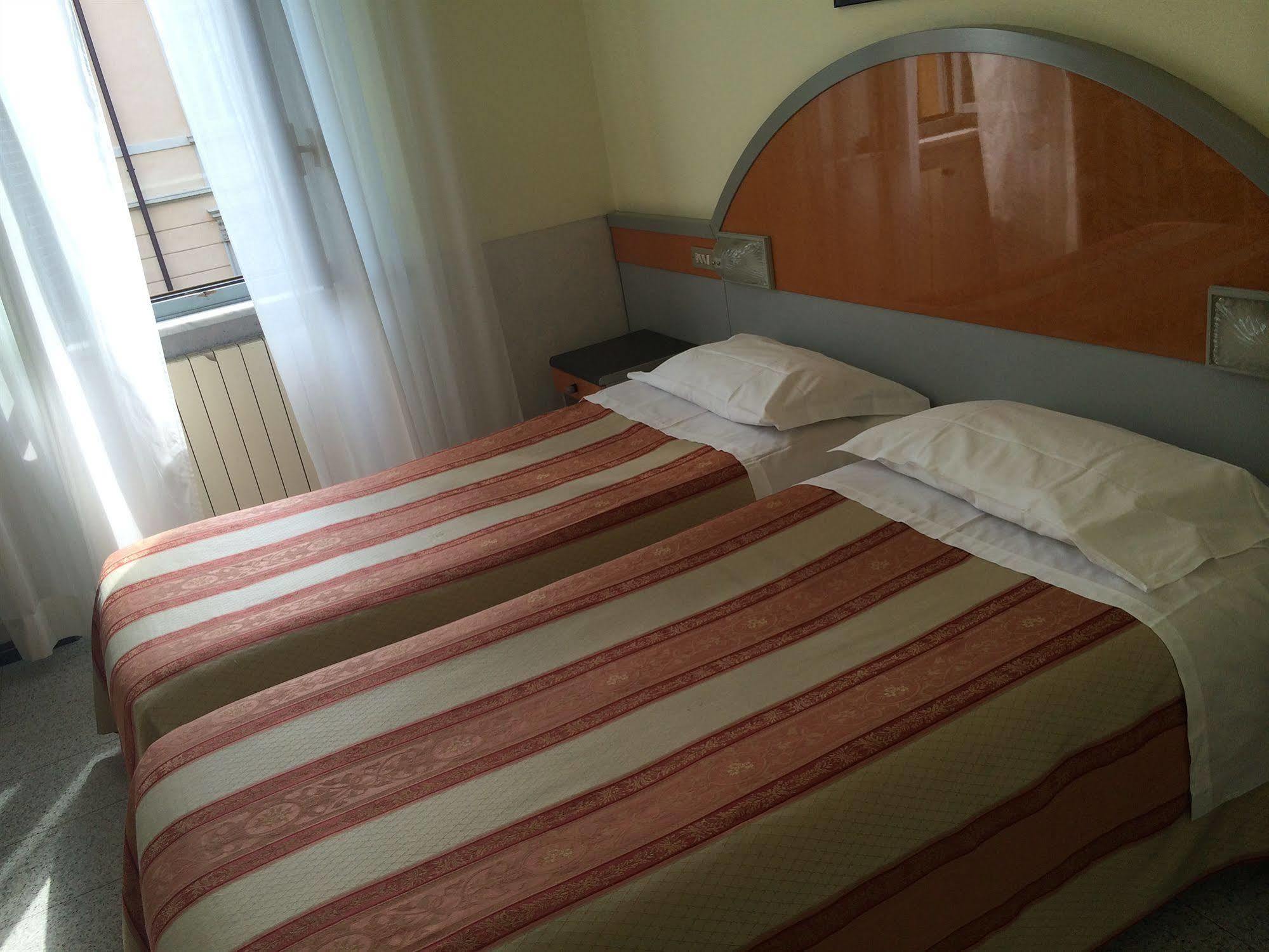 Hotel Mazzini Letojanni Buitenkant foto