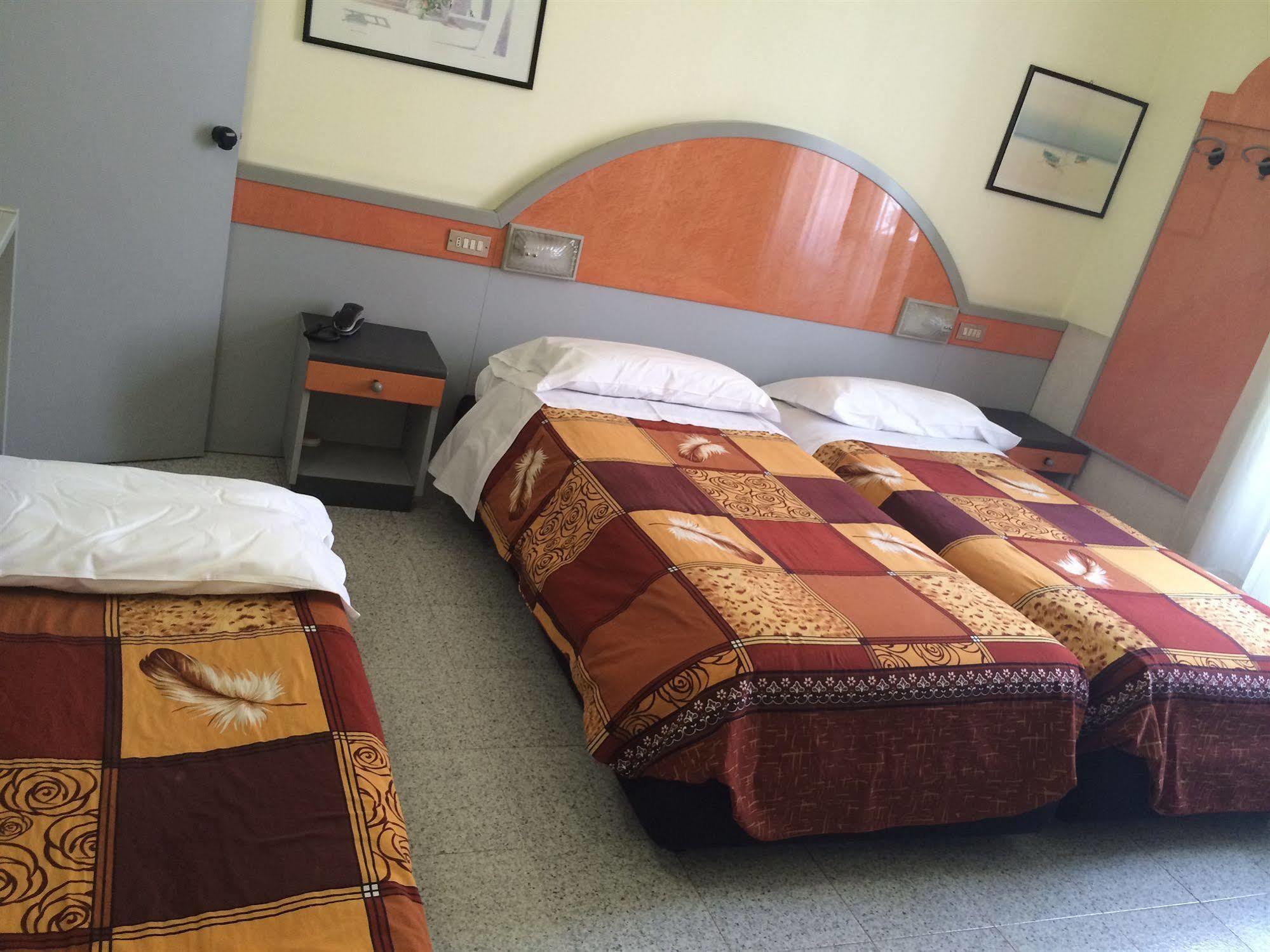 Hotel Mazzini Letojanni Buitenkant foto