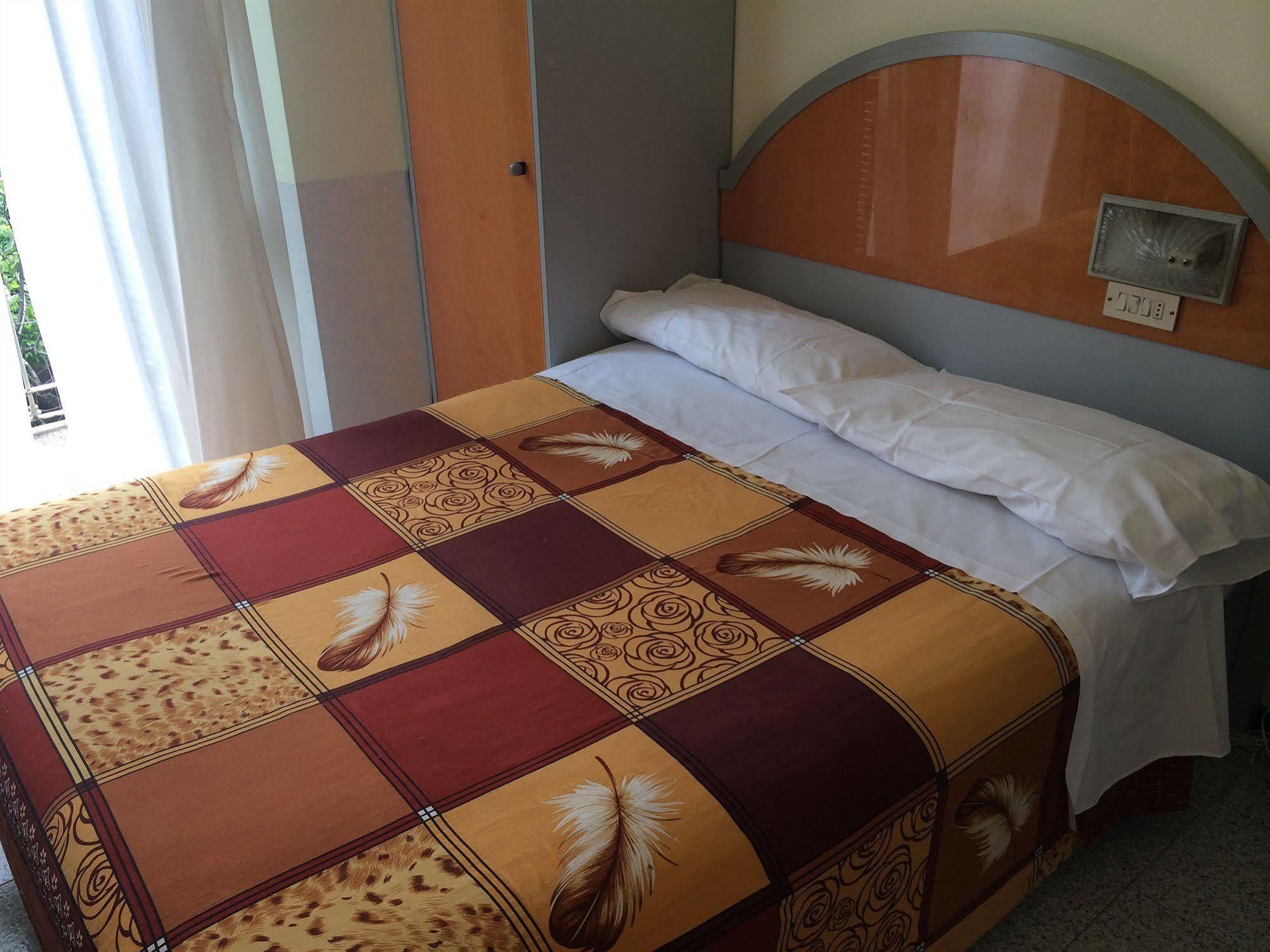 Hotel Mazzini Letojanni Buitenkant foto