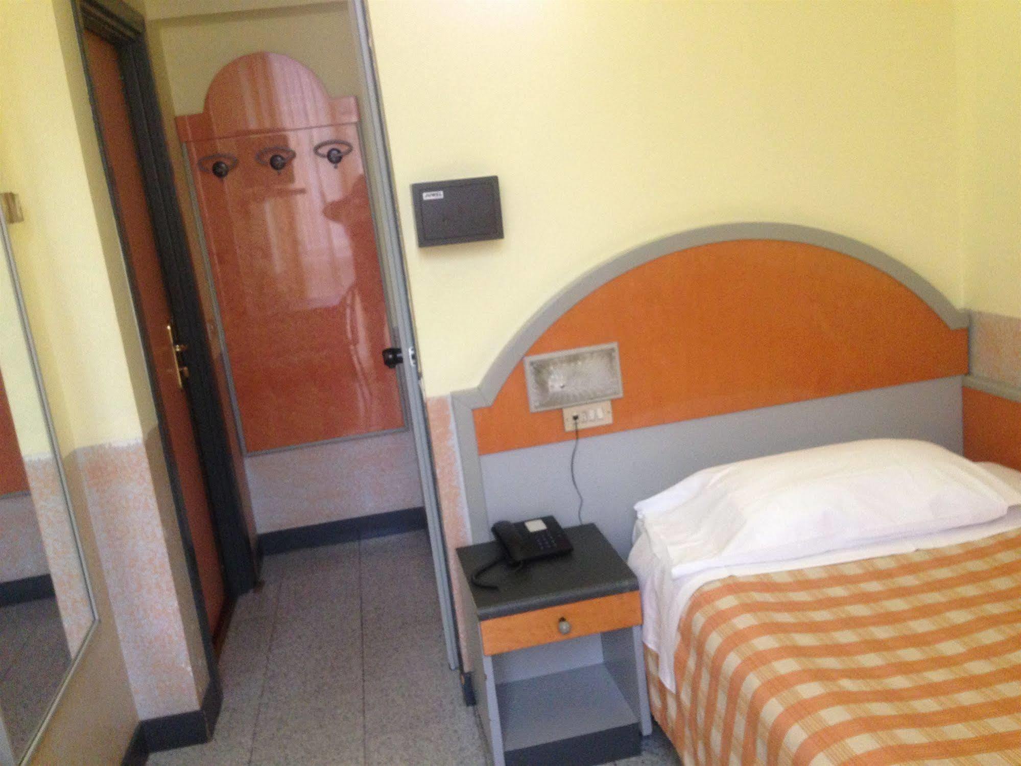 Hotel Mazzini Letojanni Buitenkant foto