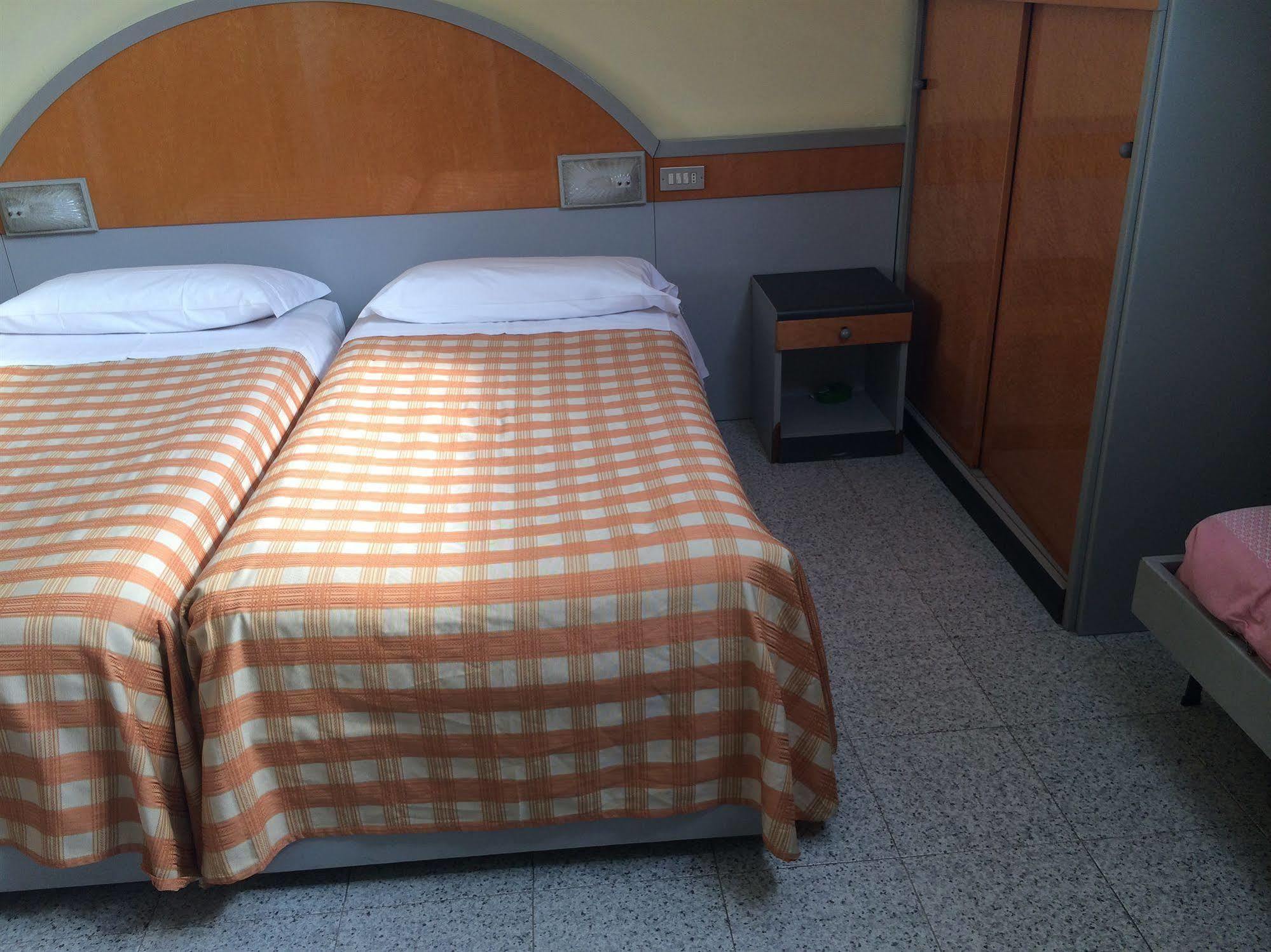 Hotel Mazzini Letojanni Buitenkant foto