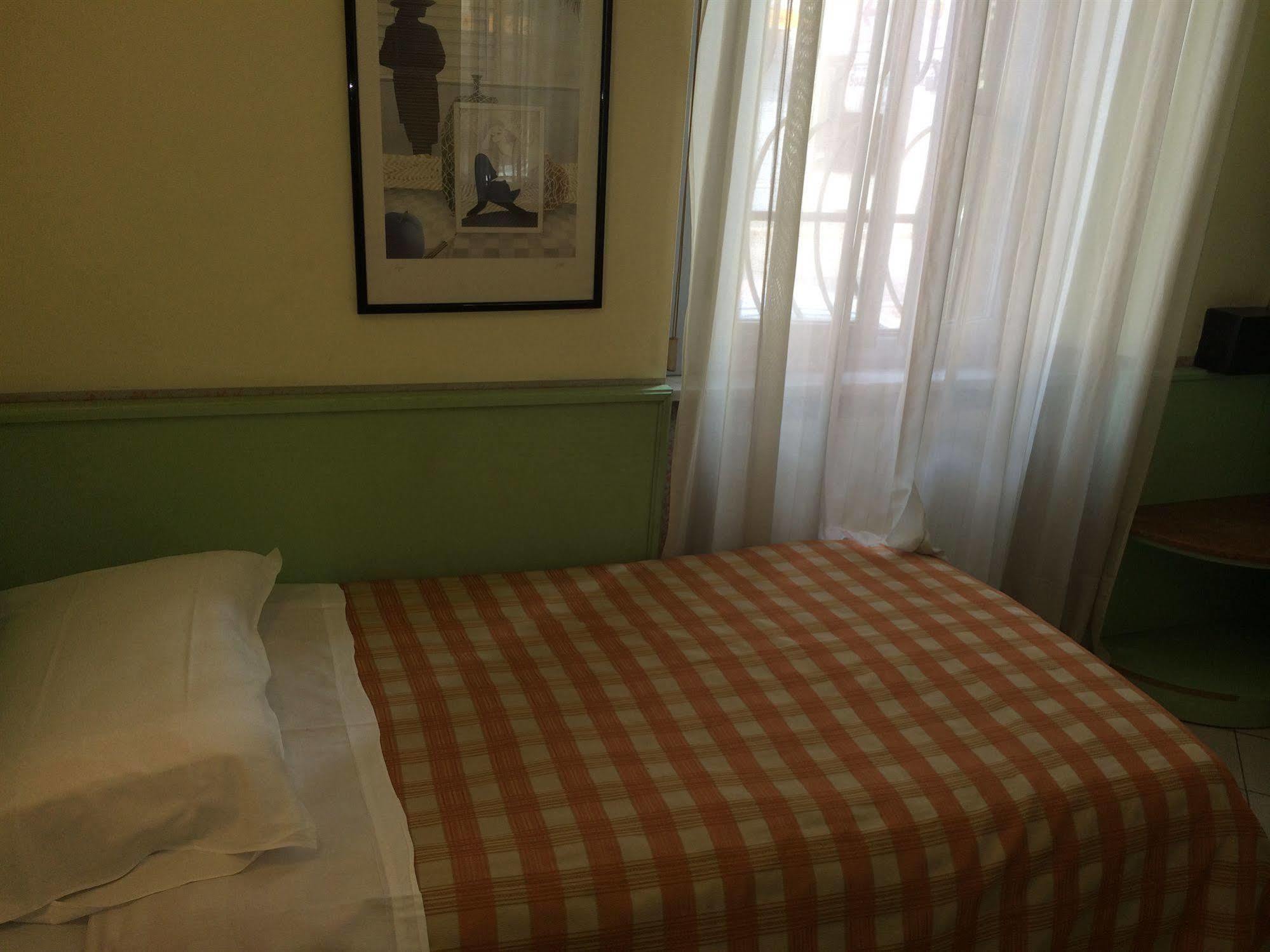 Hotel Mazzini Letojanni Buitenkant foto
