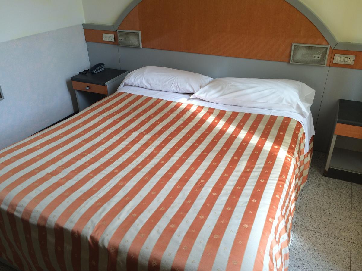 Hotel Mazzini Letojanni Buitenkant foto